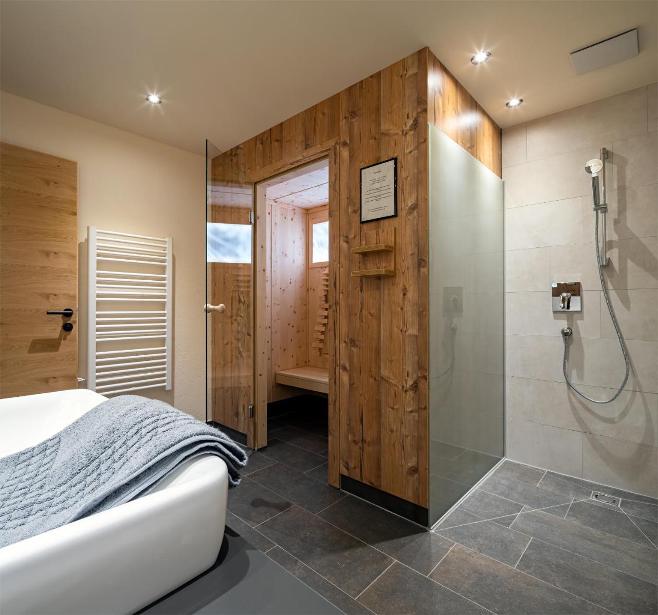 Alpin Chalet Am Burgsee ラディス エクステリア 写真